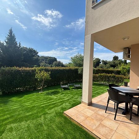 Apartment Punta Premantura E With Garden Dış mekan fotoğraf