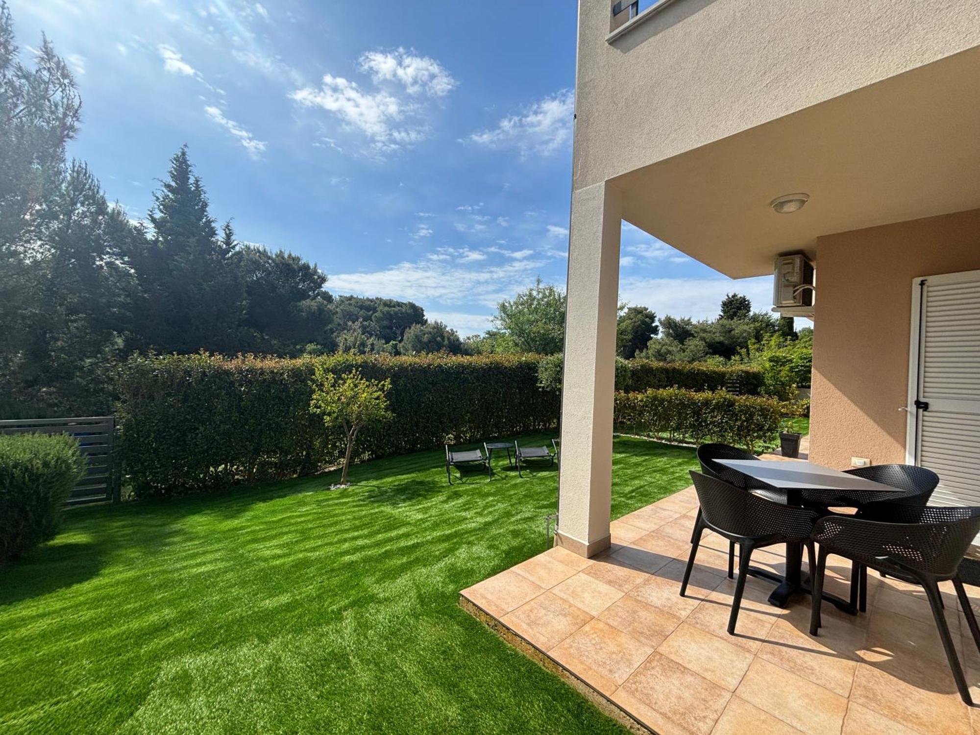 Apartment Punta Premantura E With Garden Dış mekan fotoğraf