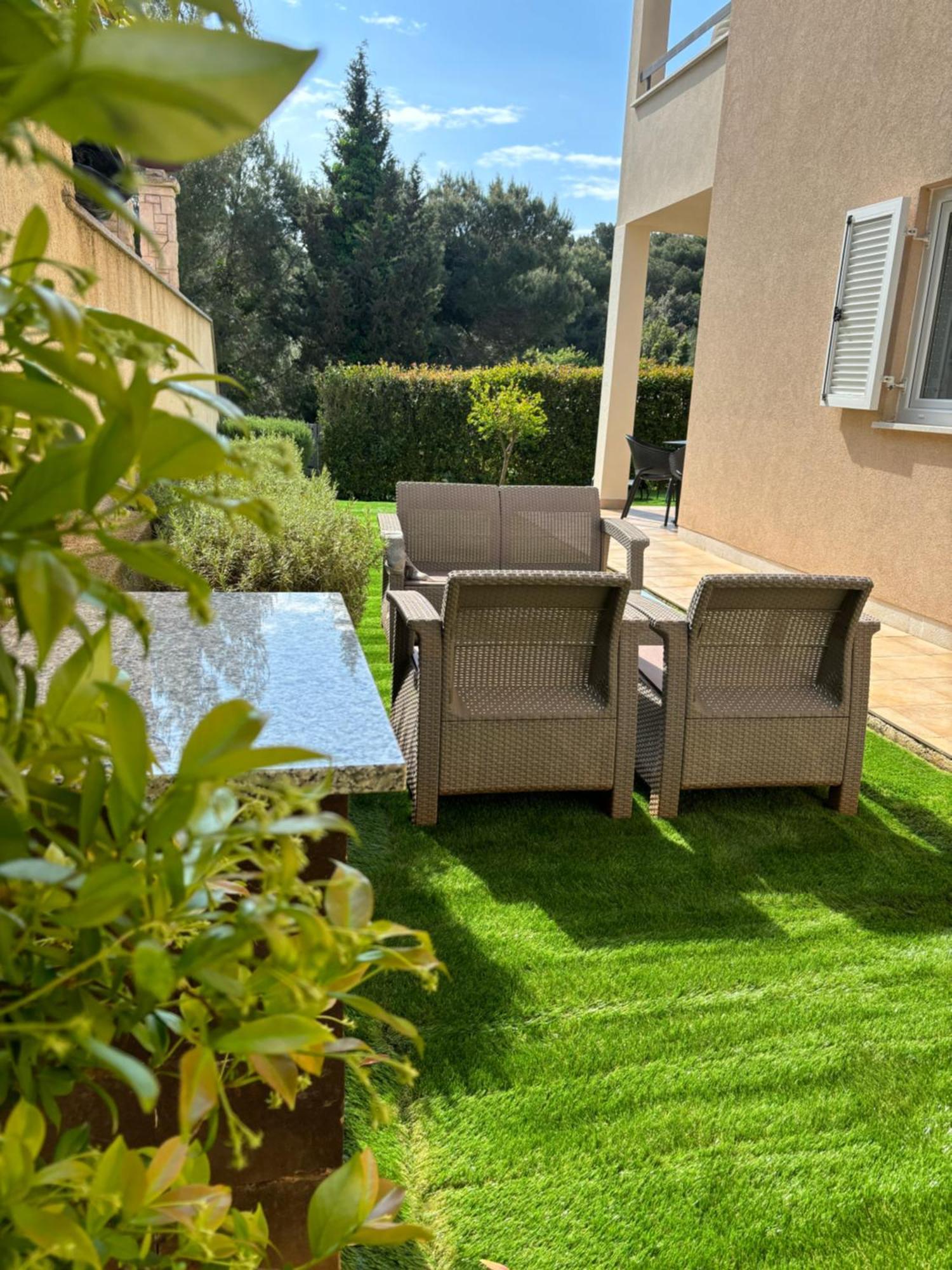 Apartment Punta Premantura E With Garden Dış mekan fotoğraf